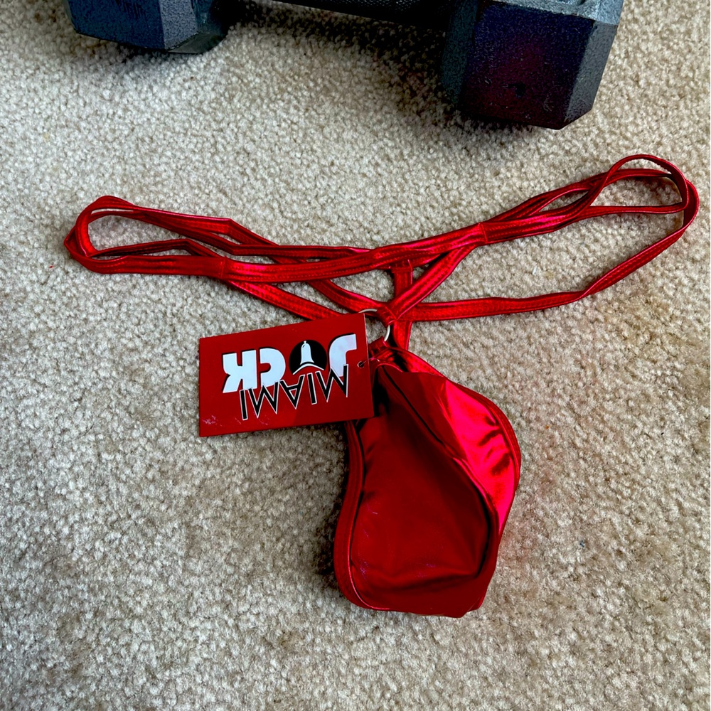 Mens G string. Red Sz L
